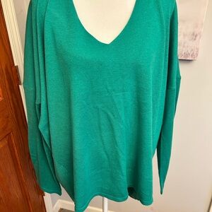 ANDREE BY UNIT Green Drop Sleeve Sweater